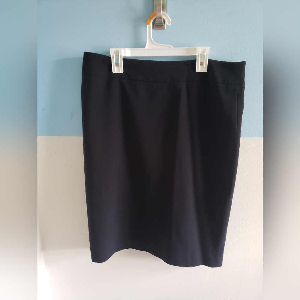 Nine West black skirt size 10
